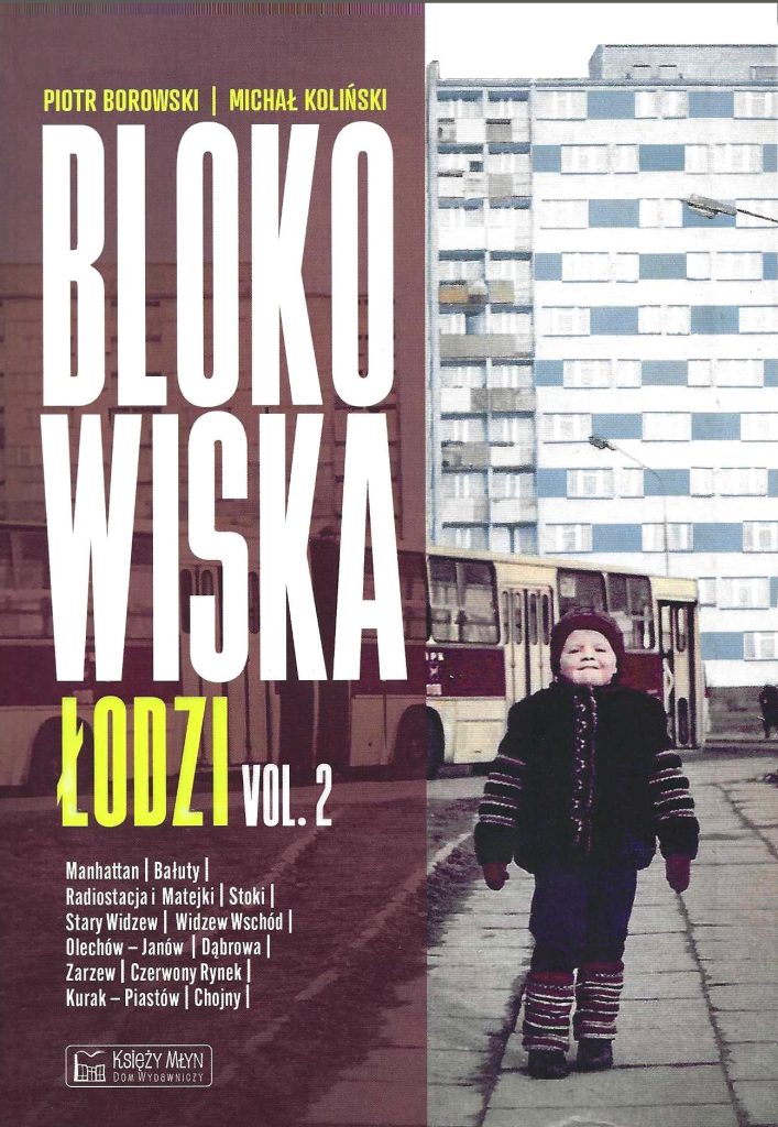 Okładka książki_ napisy: Blokowiska Łodzi Vol. 2_dziecko na tle jadącego autobusu i bloku mieszkalnego