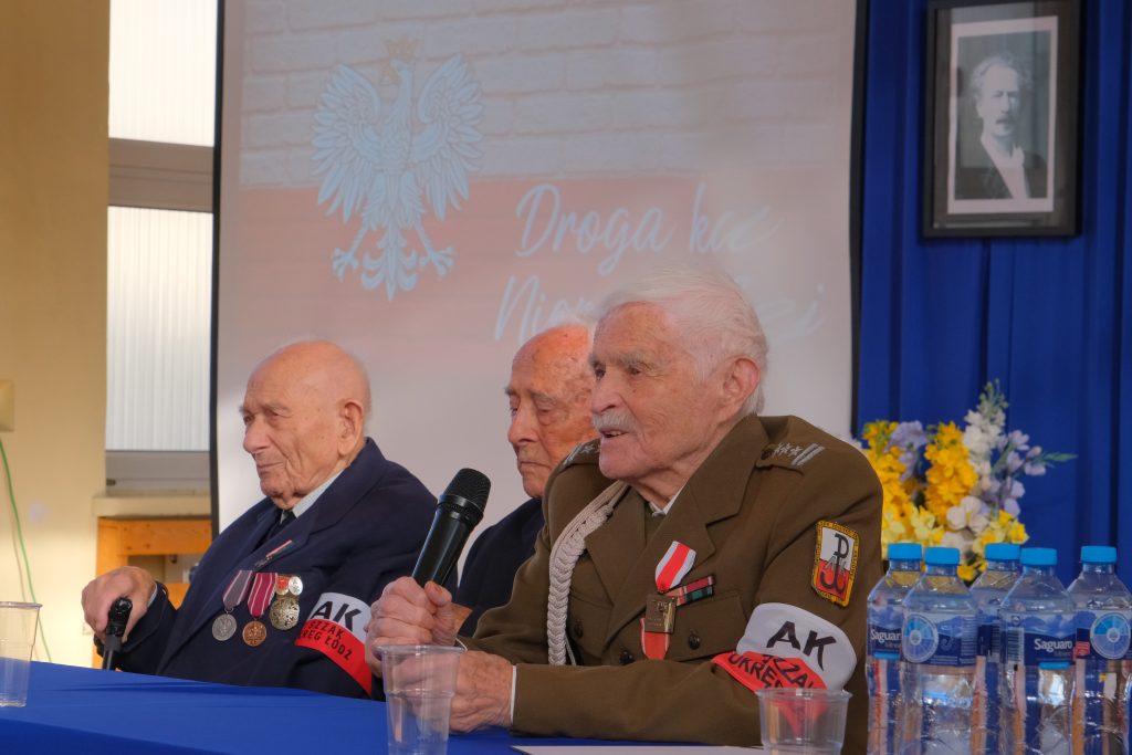 ołnierze Kombatanci Armii Krajowej na spotkaniu w ZSP w Łodzi