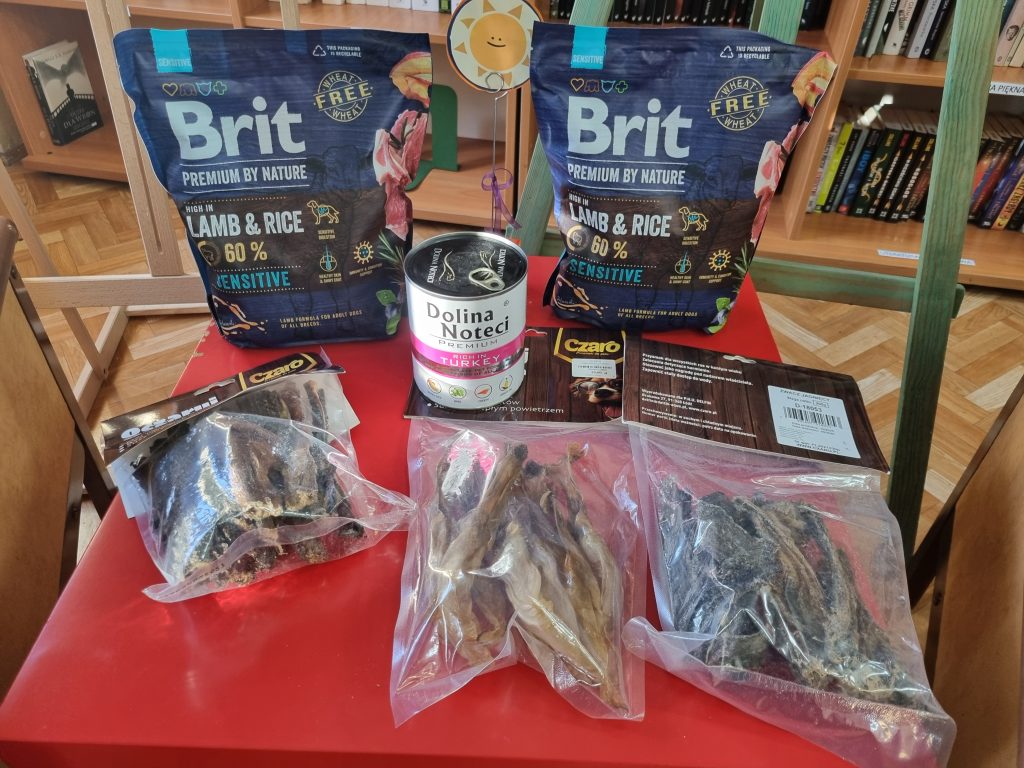 Puszka karmy, suchy pokarm, żwacze dla psa