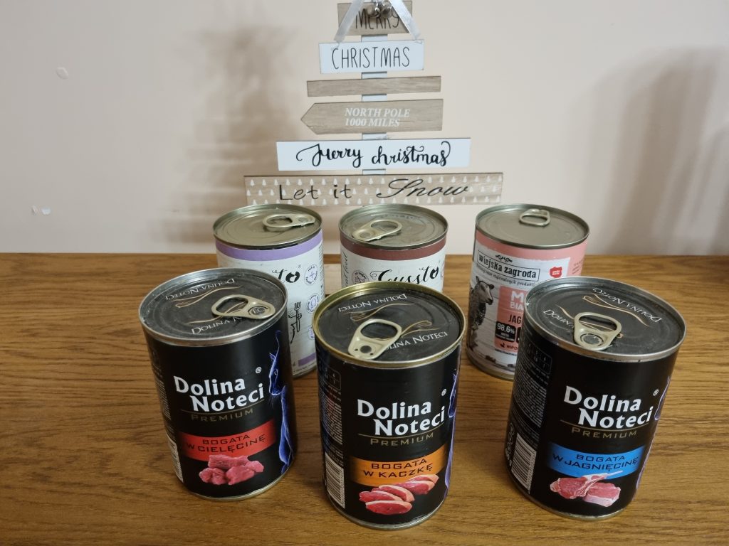 Puszki karmy dla kota