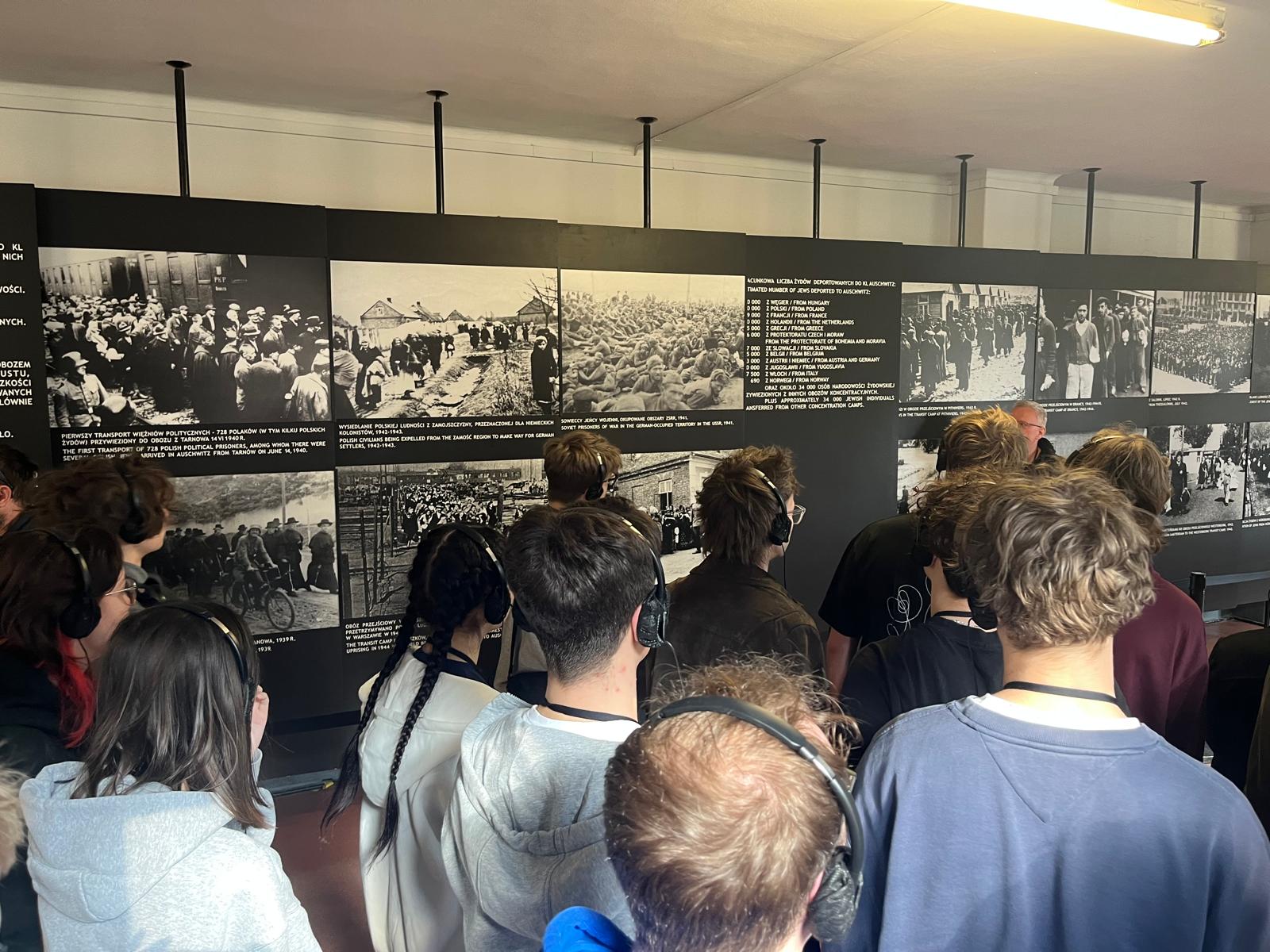 Wycieczka do nazistowskiego obozu koncentracyjnego w Auschwitz-Birkenau