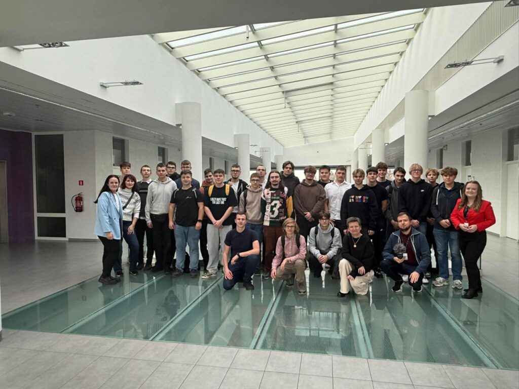 zdjęcie grupowe grupy warsztatowej